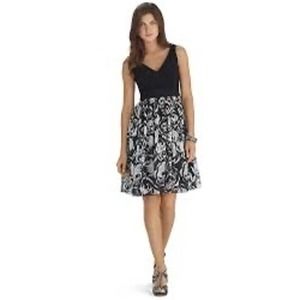 White House Black Market Sleeveless Rose Print Fit And Flare Dress, Size 6